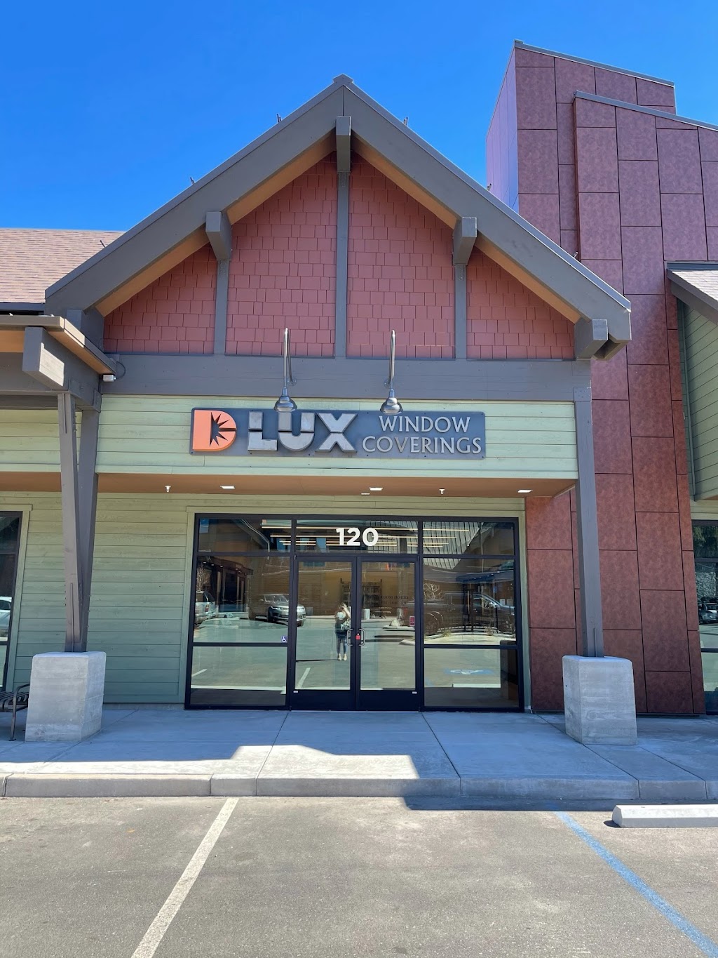 DLUX Window Coverings | 10001 Soaring Way Suite 120, Truckee, CA 96161, USA | Phone: (530) 550-0183