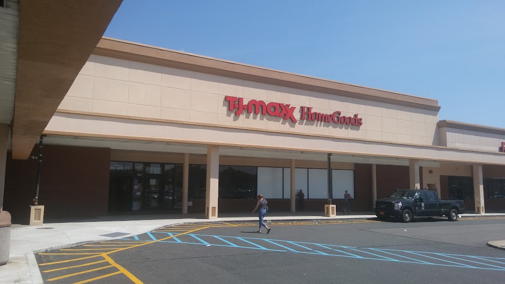 T.J. Maxx & HomeGoods | 1509 Forest Ave, Staten Island, NY 10302, USA | Phone: (718) 876-1995