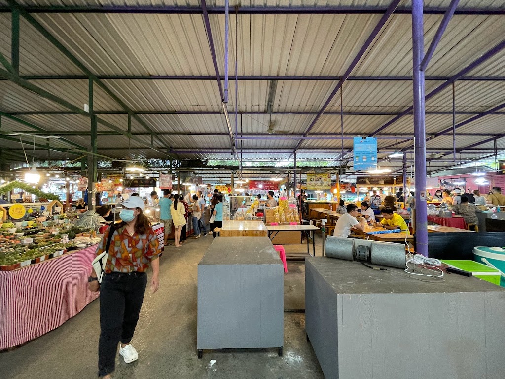Khlong Lat Mayom Floating Market | 30/1 หมู่ที่ 15 Thanon Bang Ramat, Khwaeng Bang Ramat, Khet Taling Chan, Krung Thep Maha Nakhon 10170, Thailand | Phone: 02 422 4270
