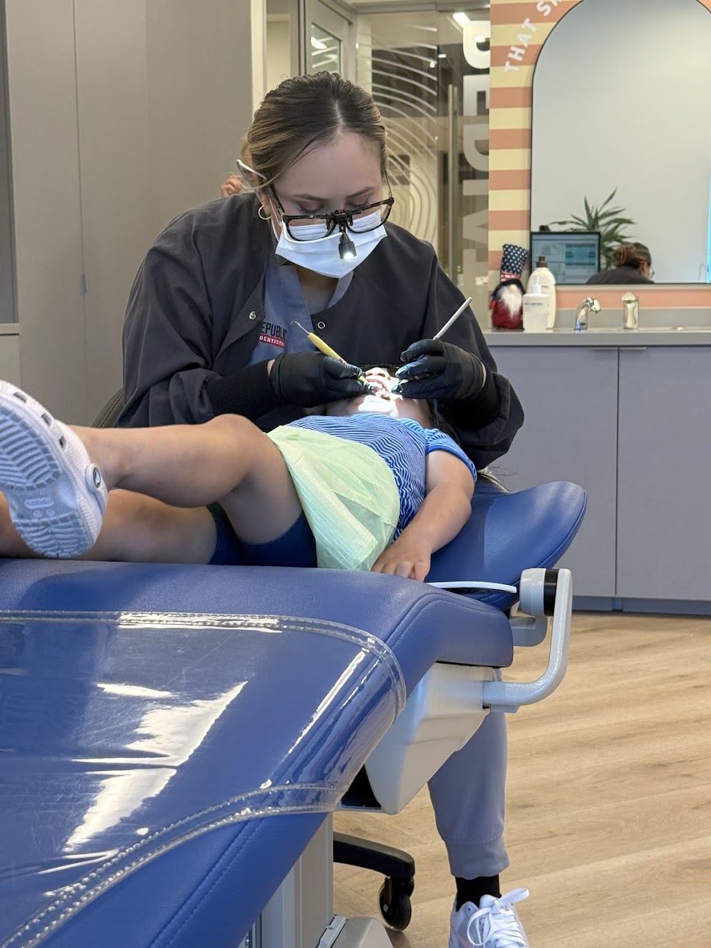 Smile Republic Pediatric Dentistry | 25425 Orchard Village Rd #200, Valencia, CA 91355, USA | Phone: (661) 475-8172