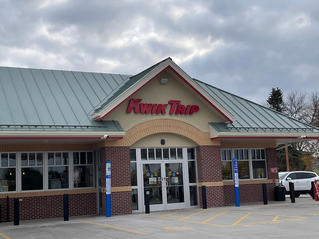 KWIK TRIP #1131 | 1200 Henry St, Prescott, WI 54021, USA | Phone: (715) 262-7039