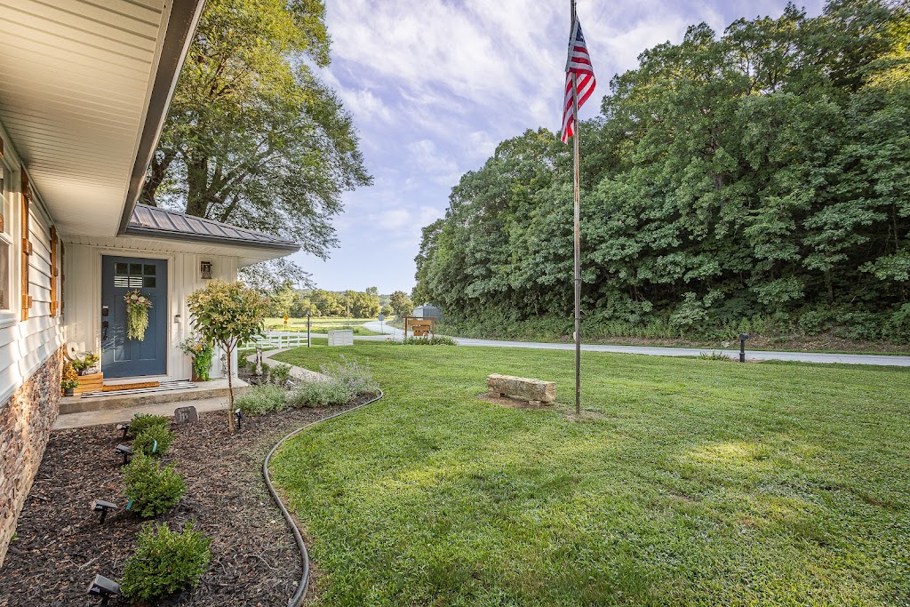 Swafford Valley Creekside Cottage | 15388 Hwy C, Rayville, MO 64084, USA | Phone: (770) 561-2013