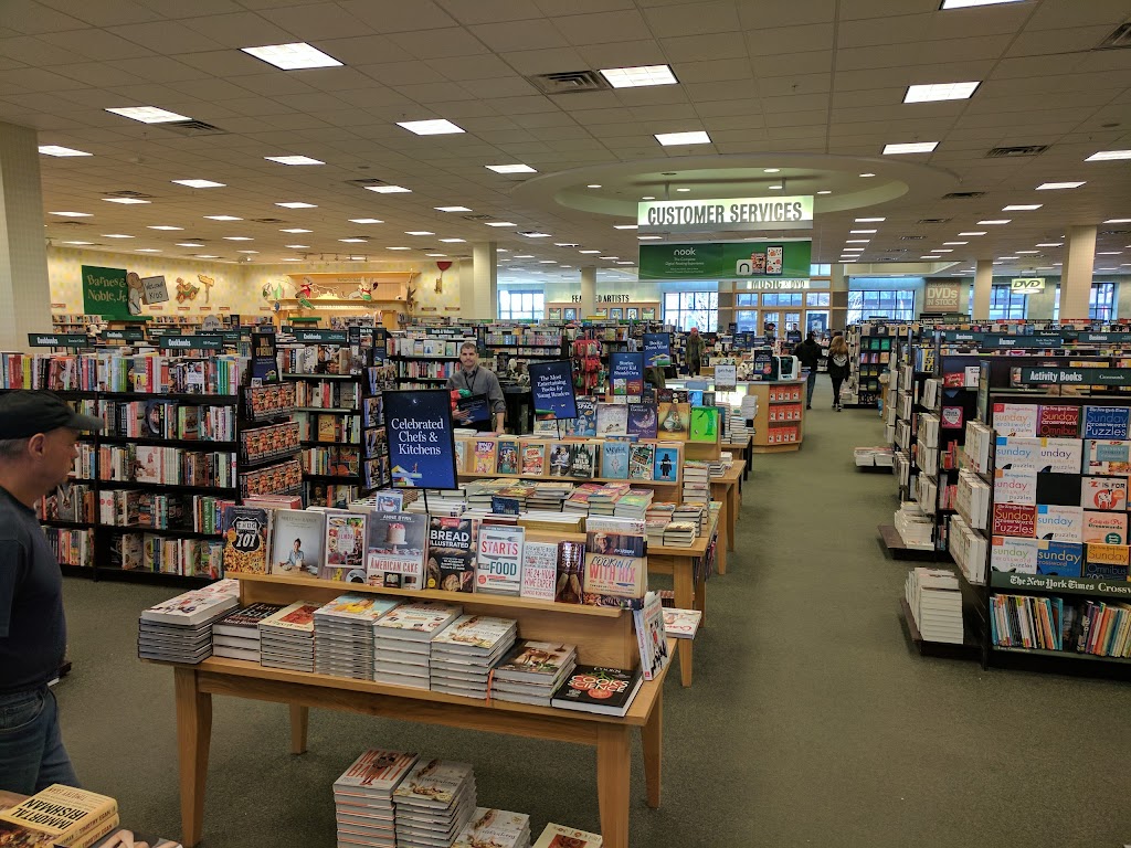 Barnes & Noble Booksellers Southlands Town Center | 6300 S Main St Suite N101, Aurora, CO 80016, USA | Phone: (303) 766-3069