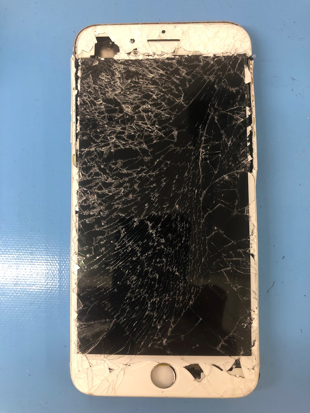 MiPhone Repair | 3239 W Davison St B, Detroit, MI 48238 | Phone: (313) 305-4597