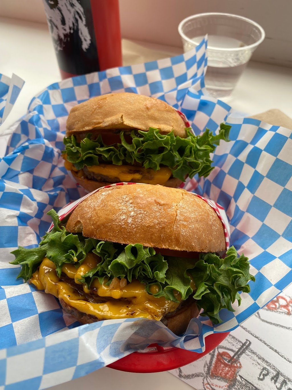 Monty’s Good Burger | 1533 Sunset Blvd, Los Angeles, CA 90026, USA | Phone: (213) 915-0257