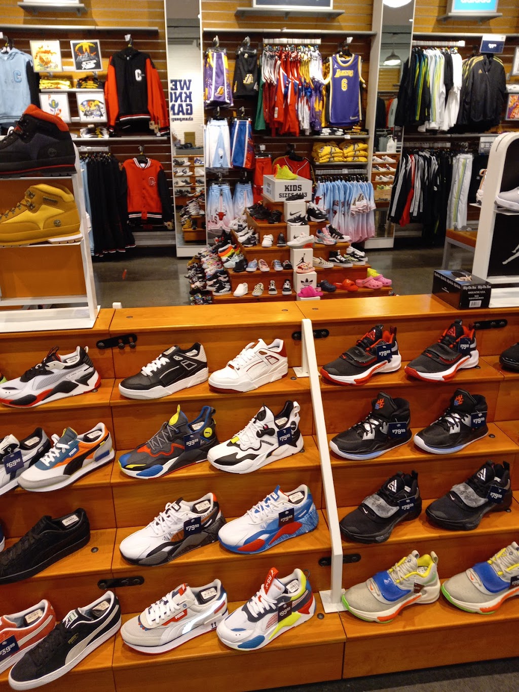 Champs Sports | 100 Robinson Centre Dr, Pittsburgh, PA 15205, USA | Phone: (412) 788-4563