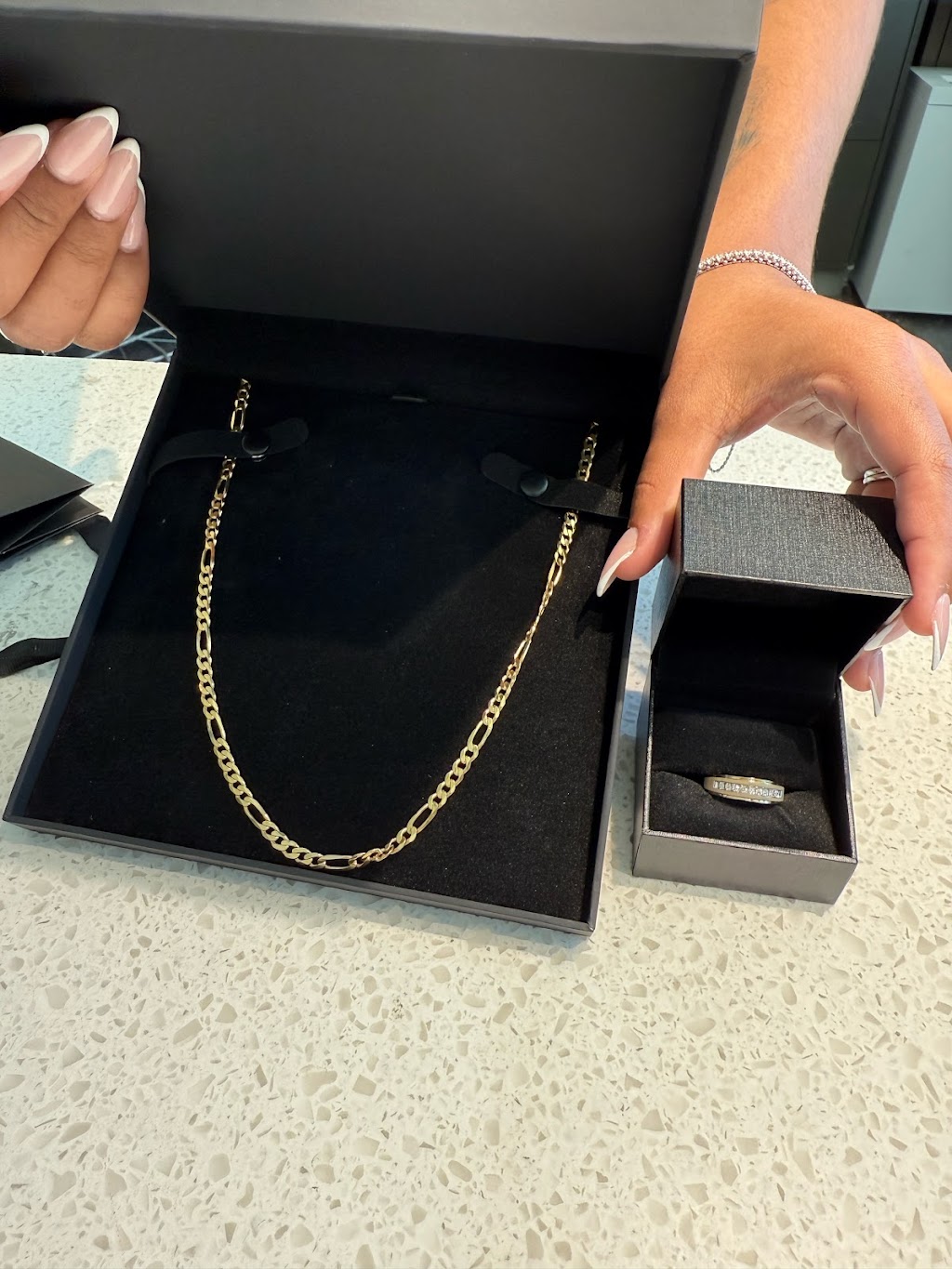 KAY Outlet | 15837 N Fwy Ste. 1040, Fort Worth, TX 76177, USA | Phone: (682) 831-1496