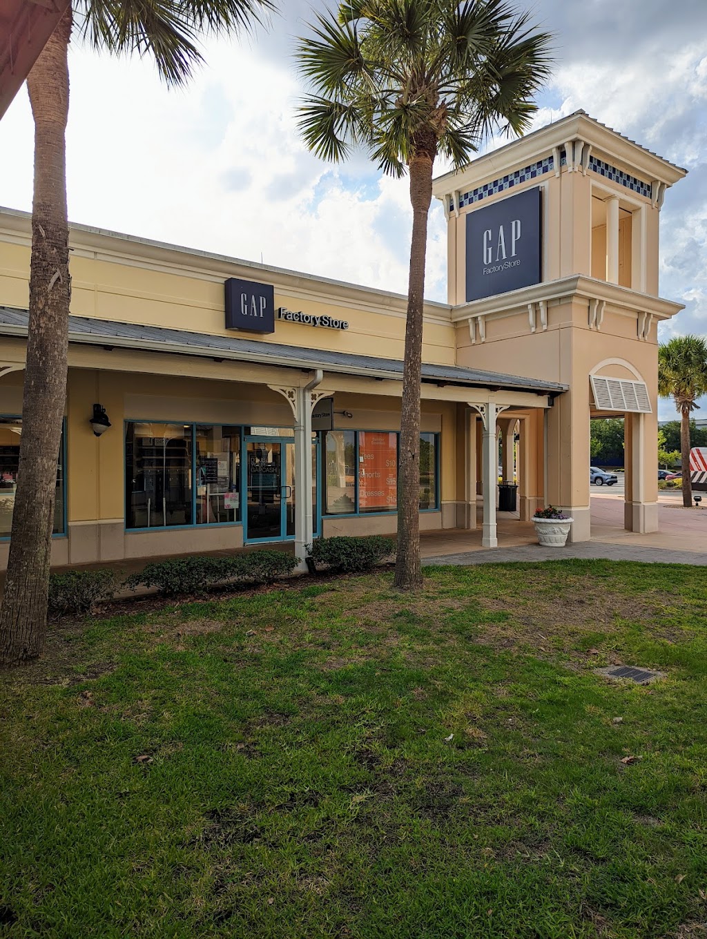 Gap Factory | 5141 Factory Shops Blvd Space #675, Ellenton, FL 34222, USA | Phone: (941) 722-1992