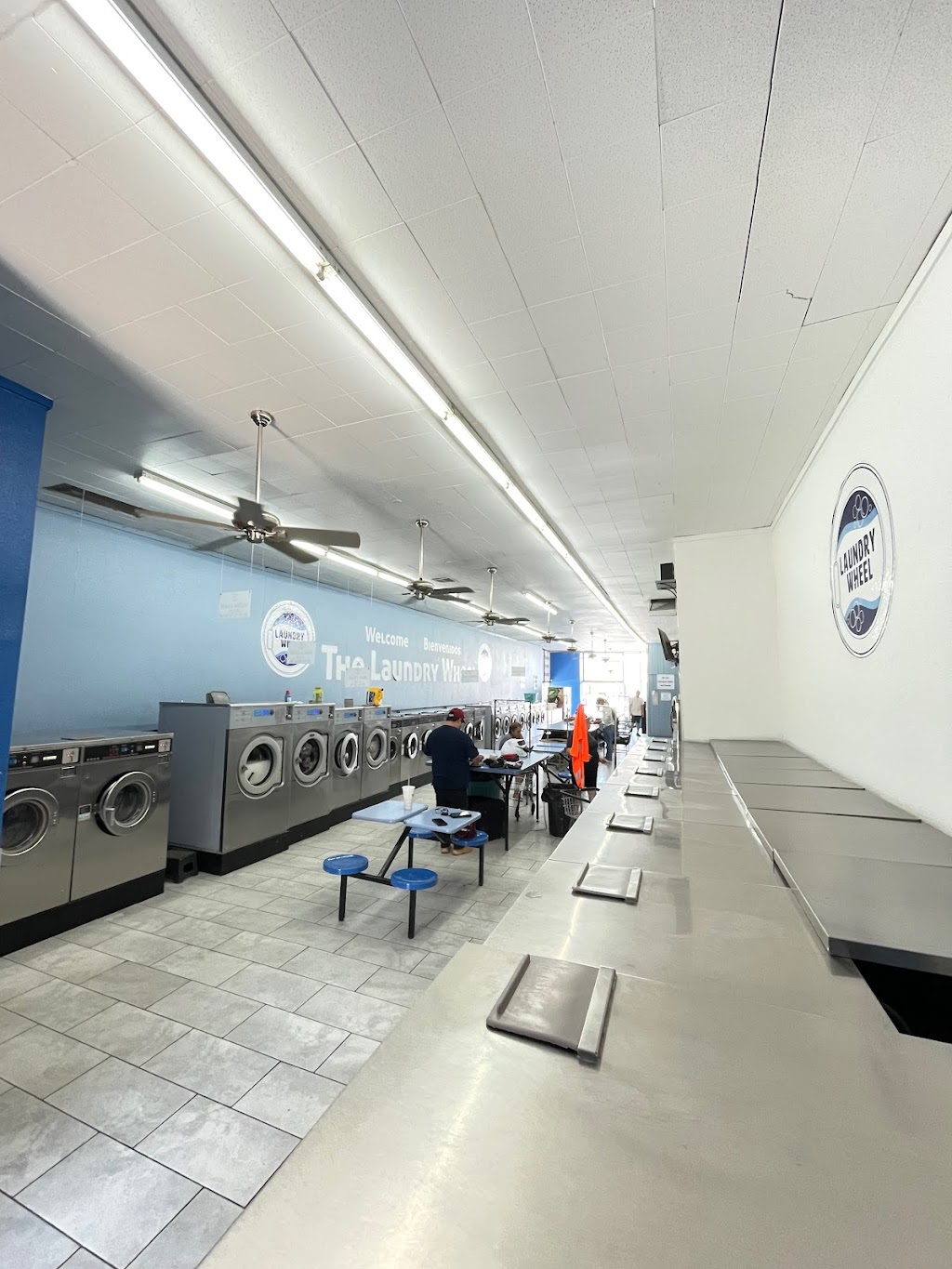 The Laundry Wheel 2 Laundromat & Wash and Fold | 901 N 16th St, Phoenix, AZ 85006, USA | Phone: (602) 877-1299