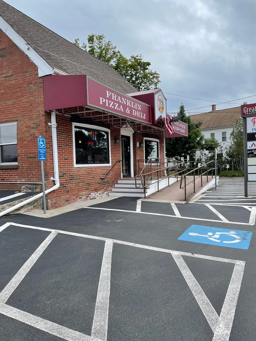 Franklin Pizza & Deli | 18 Cottage St, Franklin, MA 02038, USA | Phone: (508) 520-4240