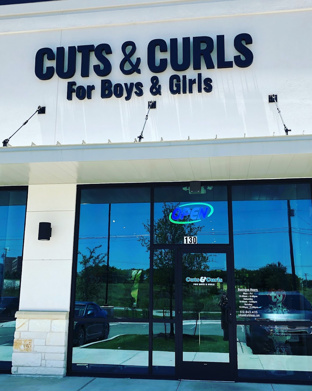 Cuts & Curls For Boys & Girls | 1900 University Blvd Ste #130, Round Rock, TX 78665, USA | Phone: (512) 843-4115