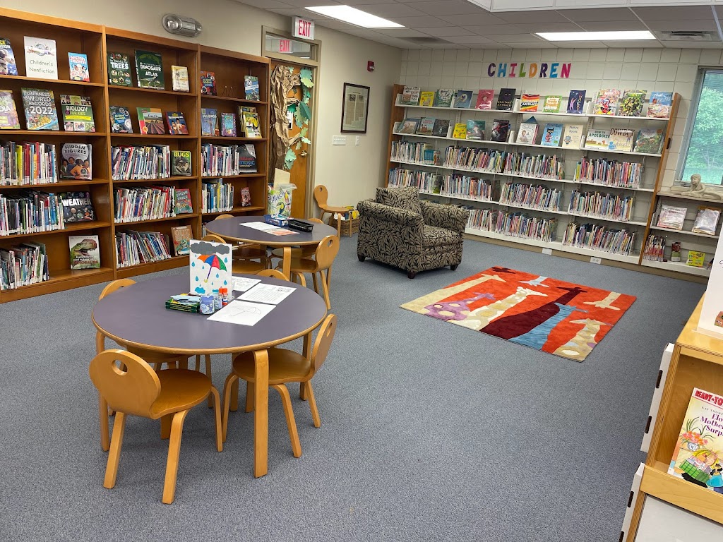 Seagrove Public Library | 530 Old Plank Rd, Seagrove, NC 27341, USA | Phone: (336) 873-7521