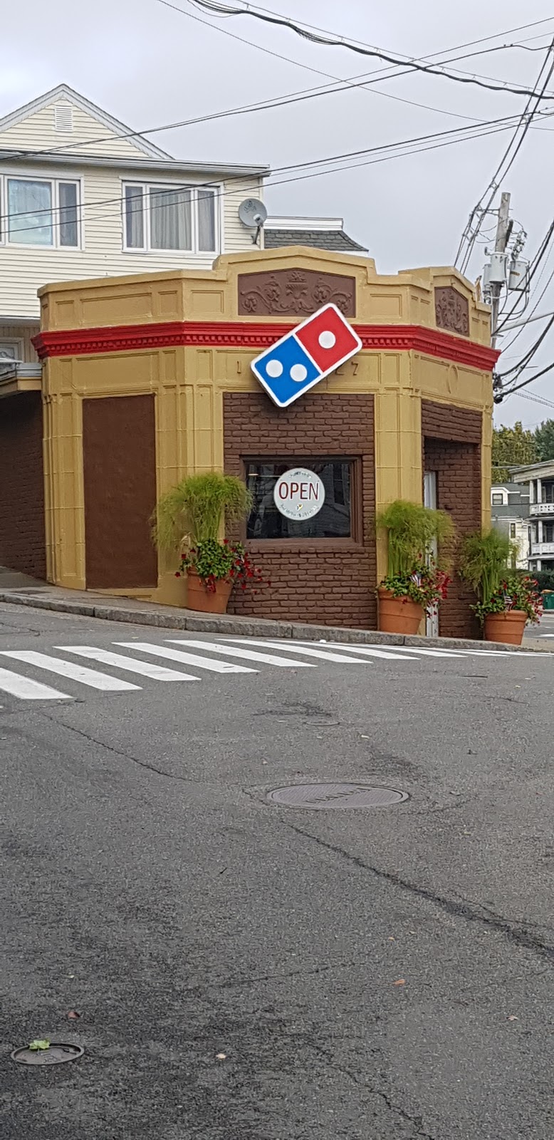 Dominos Pizza | 628 Washington St A, Dedham, MA 02026, USA | Phone: (781) 329-7999