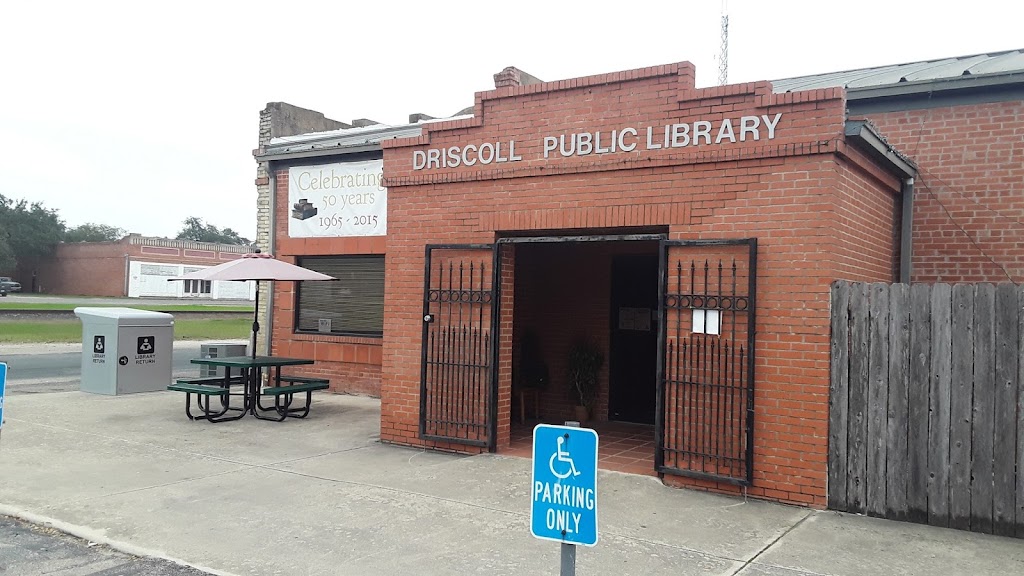 Driscoll Public Library | 202 E Hondo Ave, Devine, TX 78016, USA | Phone: (830) 663-2993