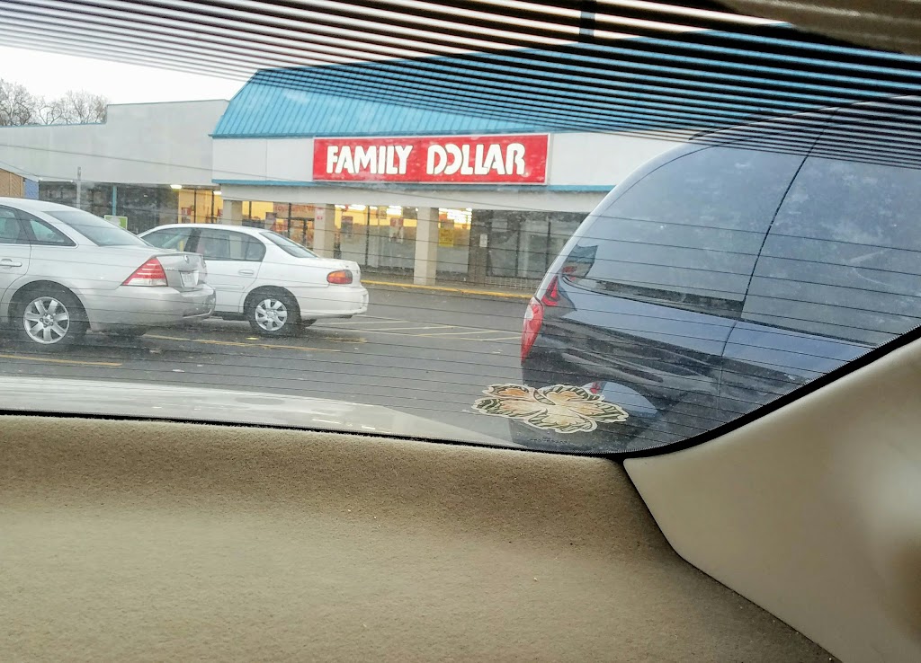 Family Dollar | 1046 Patterson Rd Breitenstrater Square, Dayton, OH 45420, USA | Phone: (937) 345-0906