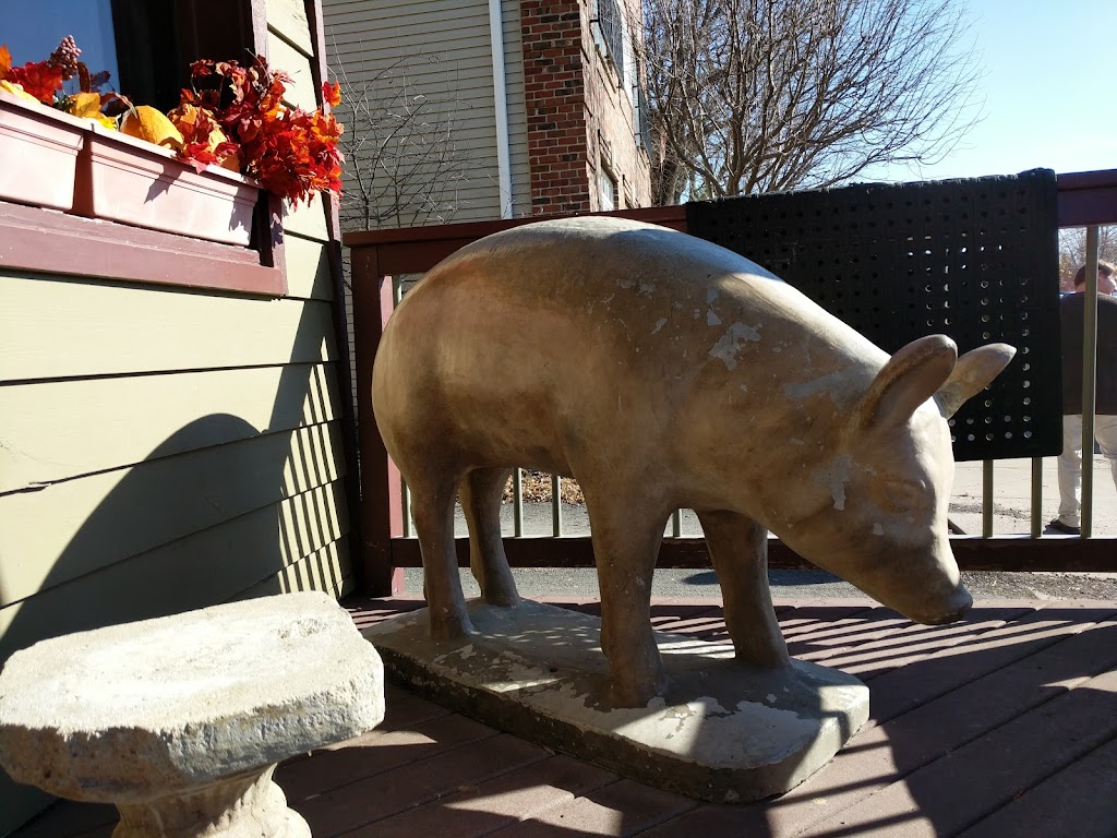 Pig On The Porch | 130 Railway St W, Loretto, MN 55357 | Phone: (763) 479-1788