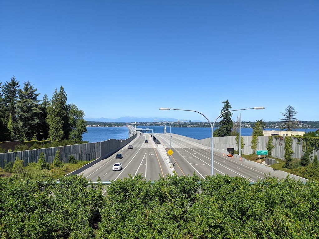 Evergreen Point Park & Ride | Evergreen Point Rd & SR-520, Medina, WA 98039, USA | Phone: (206) 553-3000