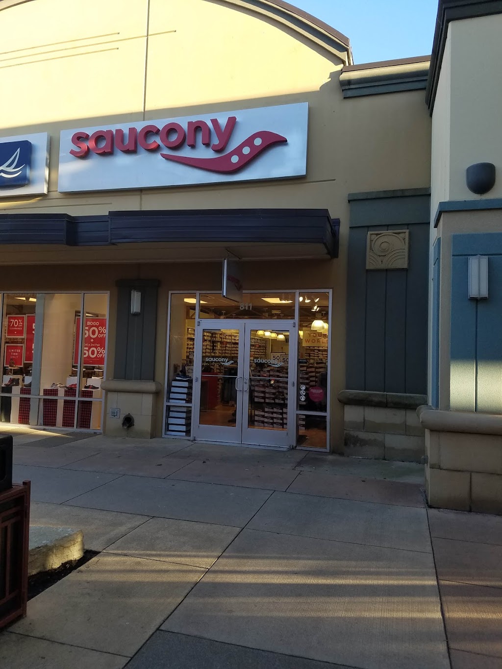 Saucony Outlet | 811 Premium Outlets Dr, Monroe, OH 45050, USA | Phone: (513) 539-0710