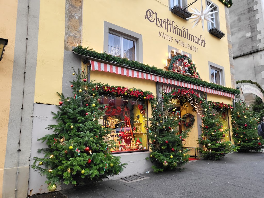 Käthe Wohlfahrt - Weihnachtsdorf | Herrngasse 1, 91541 Rothenburg ob der Tauber, Germany | Phone: 0800 4090150