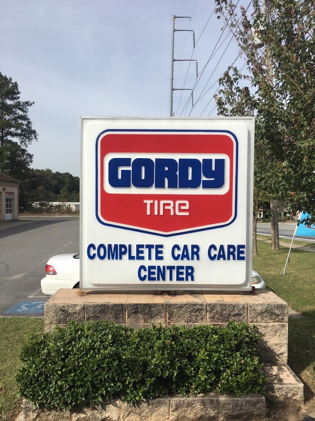 Gordy Auto Repair & Tire | 900 Windy Hill Rd SE, Smyrna, GA 30080 | Phone: (770) 436-2483