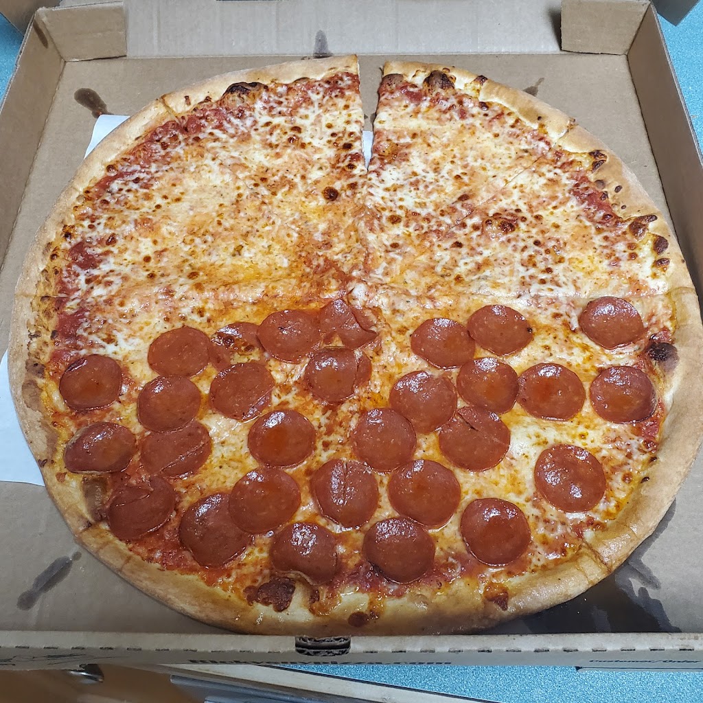 Rickys New York Pizza | 5279 N Roxboro St, Durham, NC 27712, USA | Phone: (919) 477-2800