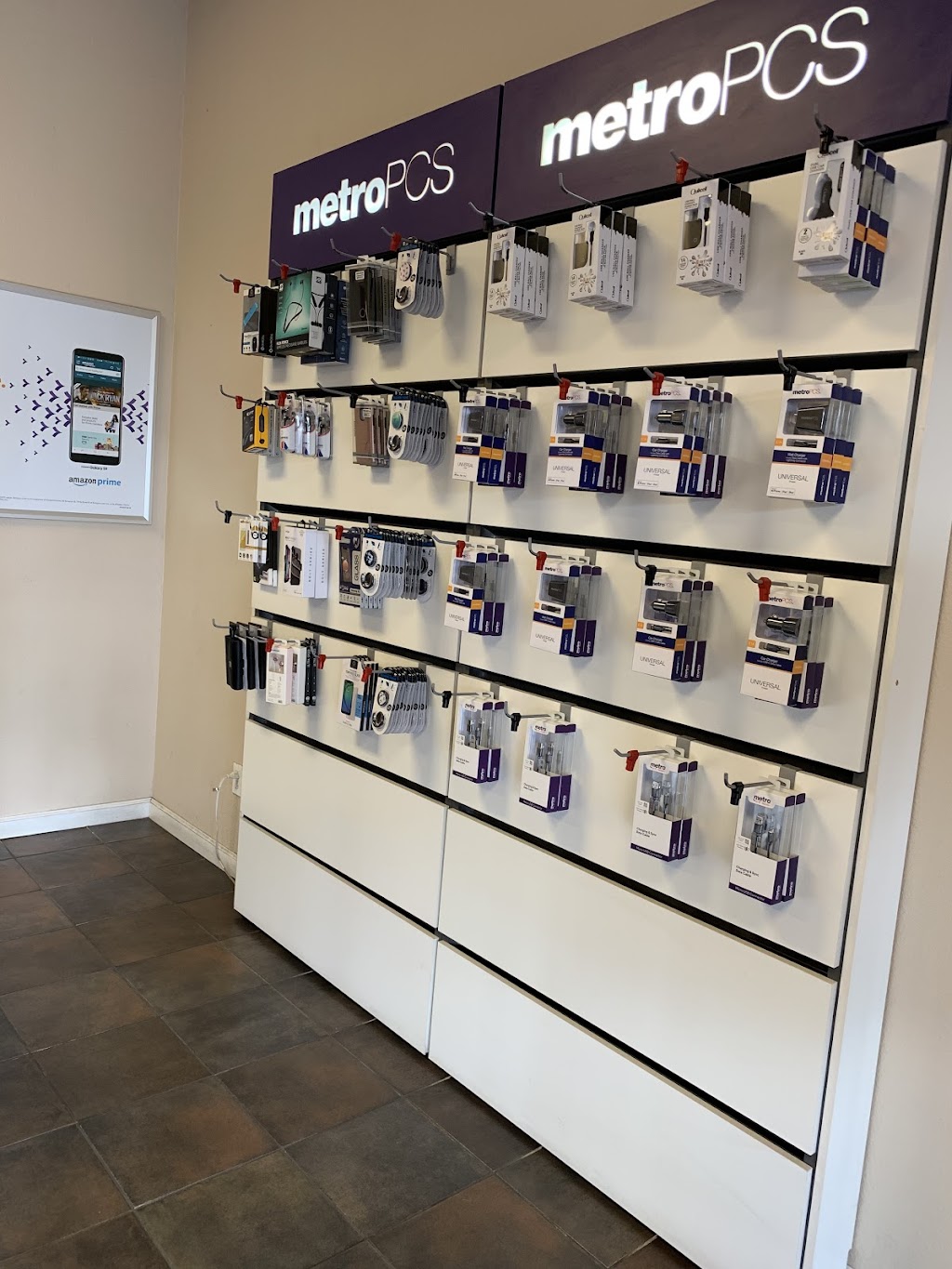 Metro by T-Mobile | 4000 Central Ave SW Ste B, Albuquerque, NM 87105, USA | Phone: (505) 503-6432