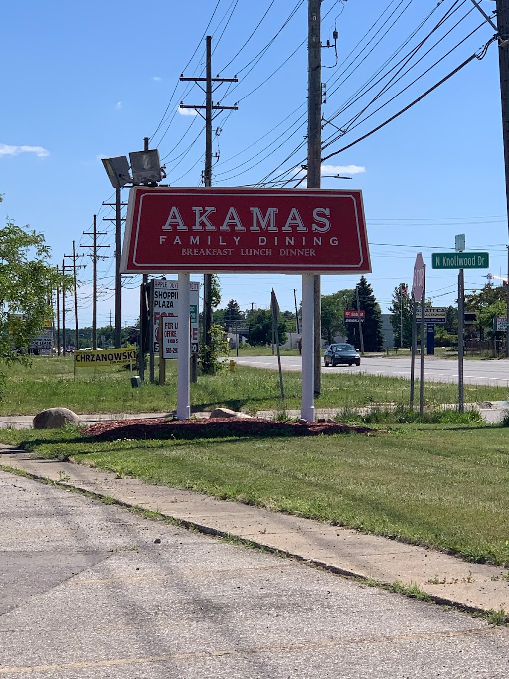 AKAMAS Family Dining | 48400 Gratiot Ave #2608, New Baltimore, MI 48051, USA | Phone: (586) 949-7701