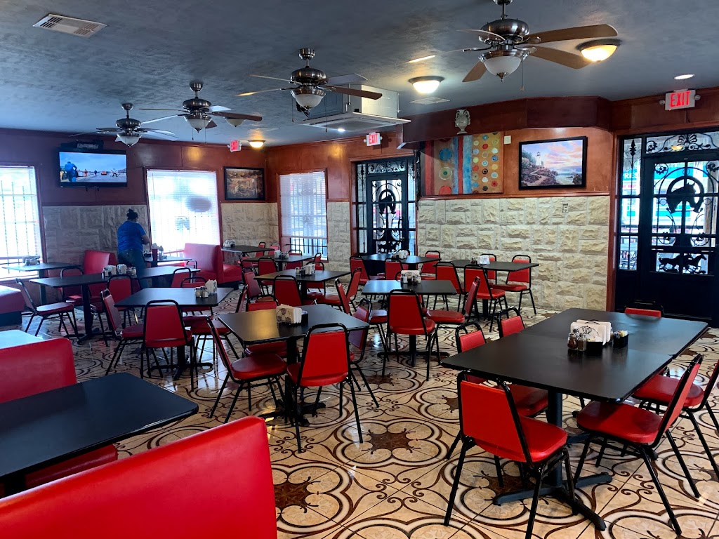 Napolis Italian Grill | 300 S Main St, Highlands, TX 77562 | Phone: (832) 838-8524