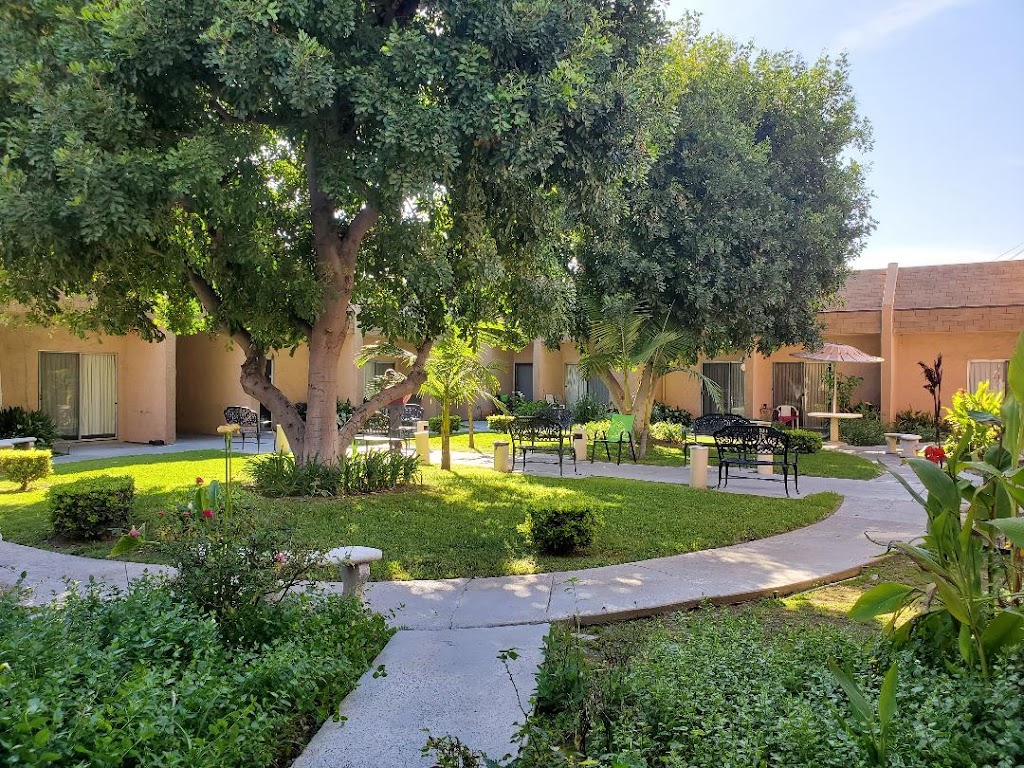 Country View Assisted Living | 824 W Cameron Ave, West Covina, CA 91790 | Phone: (626) 962-3511