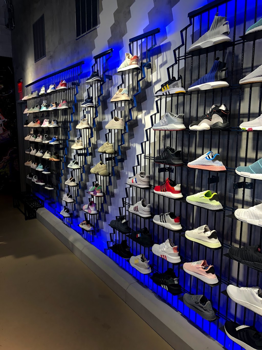 adidas Originals Store Los Angeles | 8009 Melrose Ave, Los Angeles, CA 90046, USA | Phone: (323) 658-6091