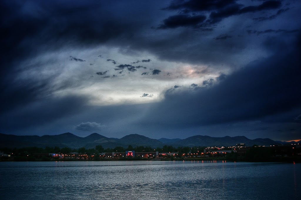 Columbine Library - Jefferson County Public Library | 7706 W Bowles Ave, Littleton, CO 80123, USA | Phone: (303) 235-5275