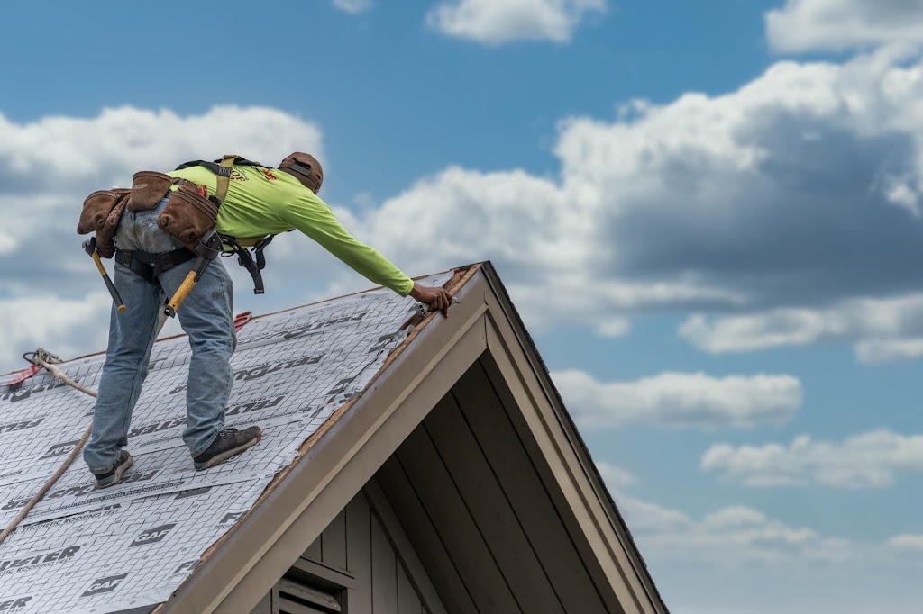Roofer In CT Stamford | 124 West Ave, Stamford, CT 06902, USA | Phone: (860) 362-3700