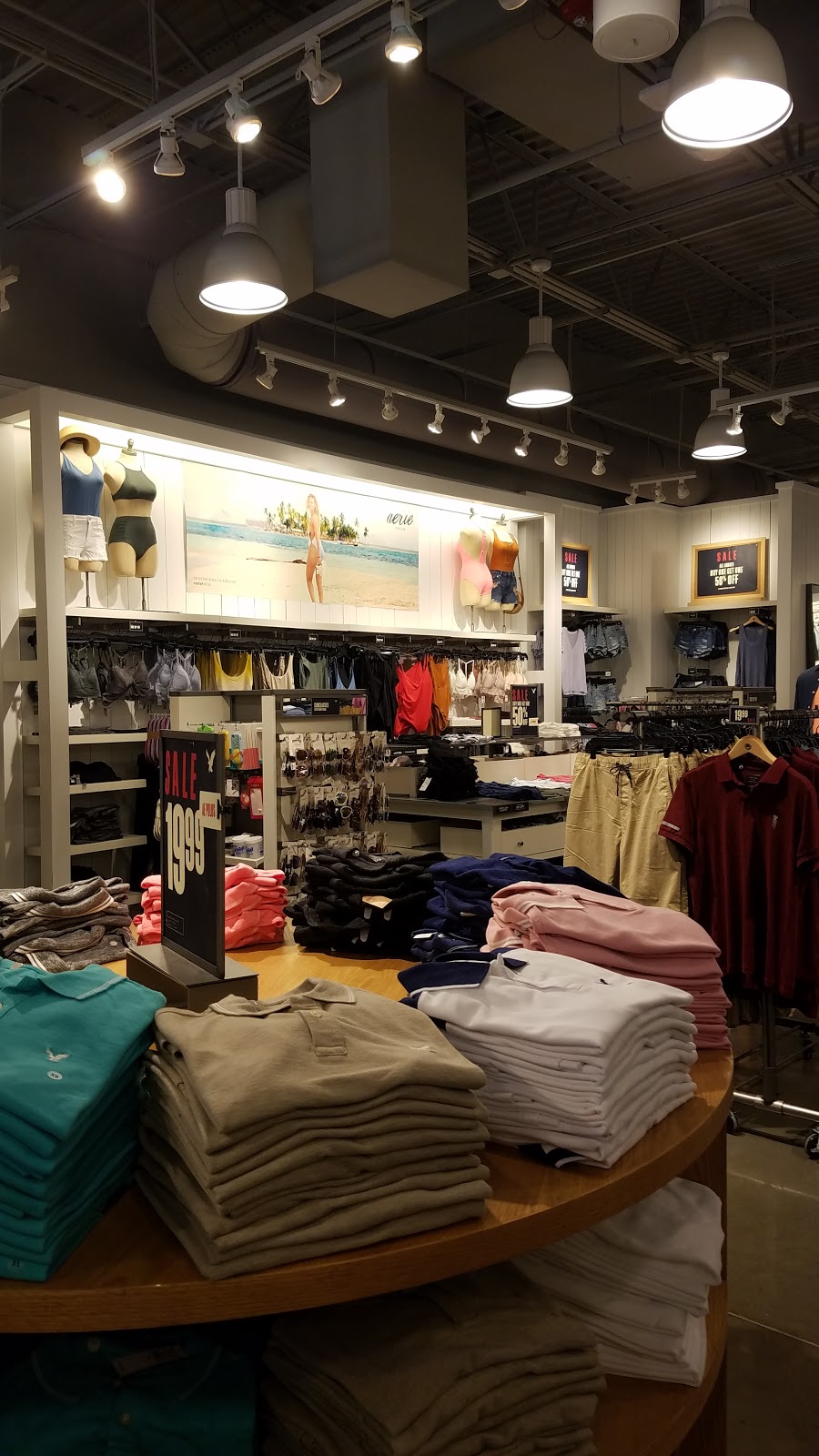 American Eagle Outfitters | 400 S Wilson Rd #200, Sunbury, OH 43074, USA | Phone: (740) 965-3780