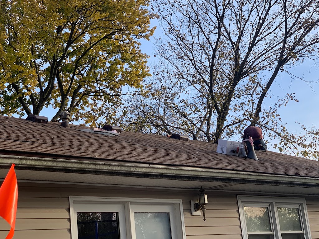 NEW LOOK - Roofing, Siding, Windows and Gutters | 3021 Windsor Lakes Pkwy, Louisville, KY 40214, USA | Phone: (502) 341-4415