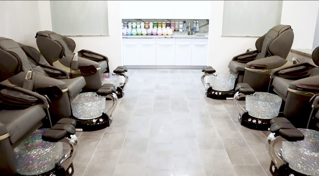 Lavish Spa & Nails | 98-1005 Moanalua Rd #141, Aiea, HI 96701, USA | Phone: (808) 486-8885