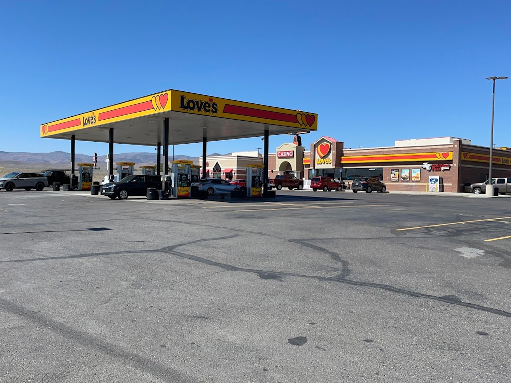 Loves Travel Stop | 825 Commerce Center Dr, Fernley, NV 89408, USA | Phone: (775) 575-2200