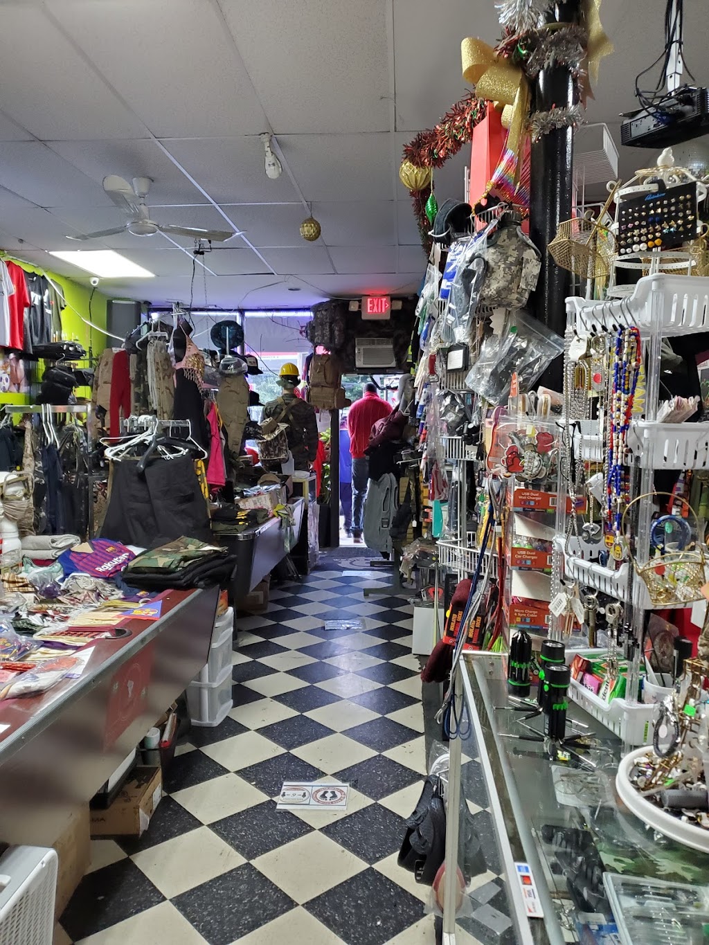 Master Sergeant Army Navy Store - clothing store  | Photo 7 of 10 | Address: 64 Wellington St, Hempstead, NY 11550, USA | Phone: (516) 298-2119