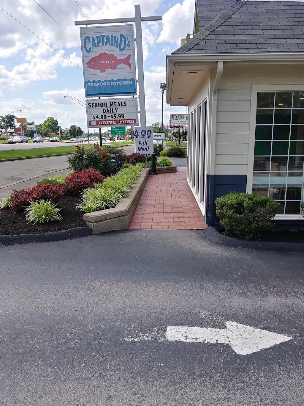 Captain Ds | 245 W New Cir Rd, Lexington, KY 40505 | Phone: (859) 299-0614