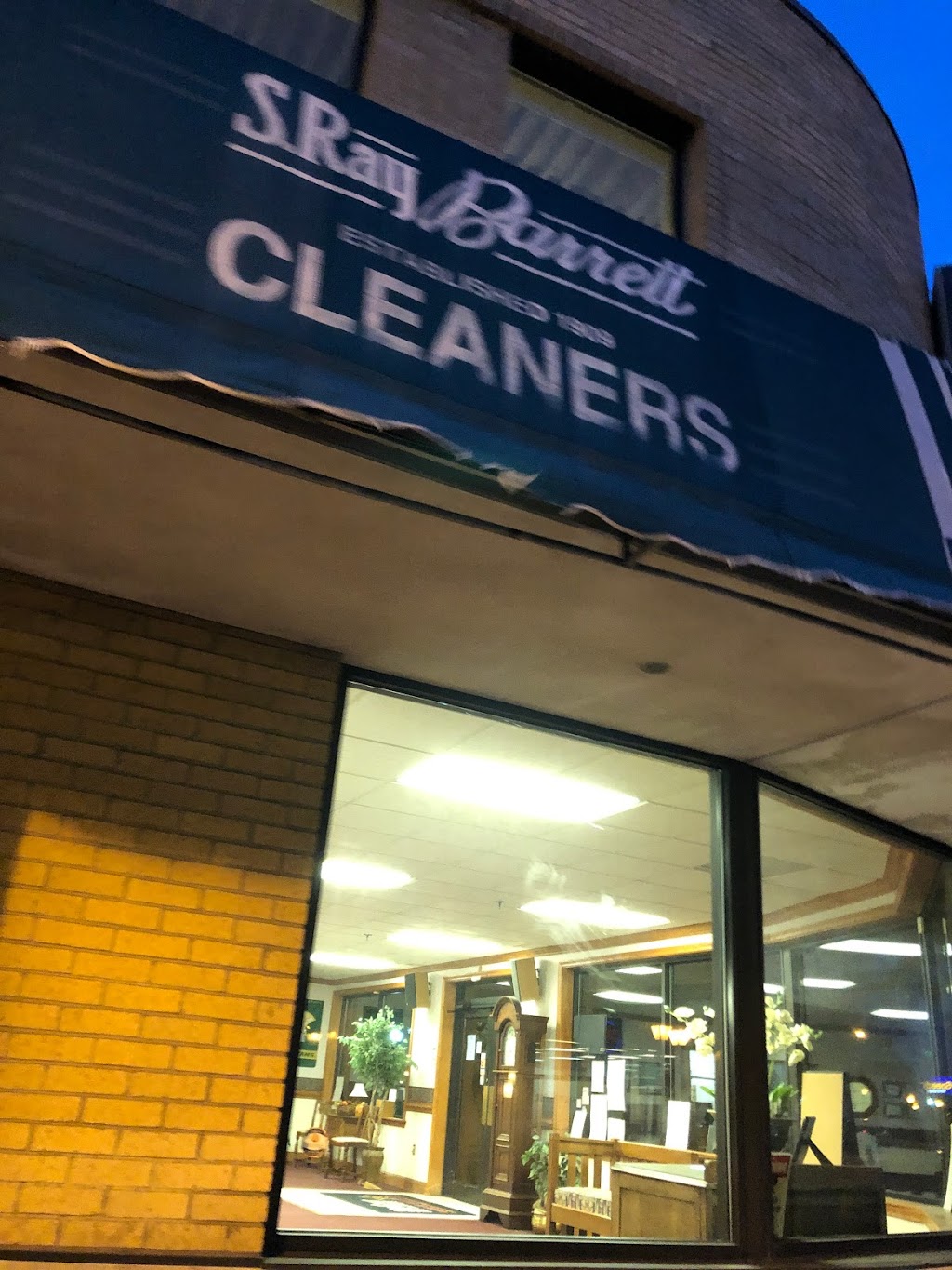 S Ray Barrett Cleaners | 200 W 21st St, Norfolk, VA 23517, USA | Phone: (757) 625-5215