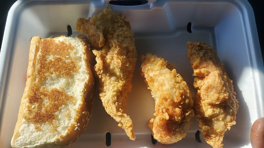 Raising Canes Chicken Fingers | 5702 4th St, Lubbock, TX 79416, USA | Phone: (806) 788-1588
