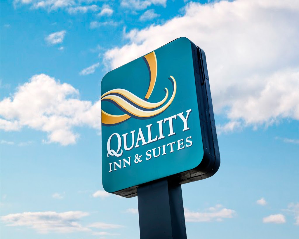 Quality Inn & Suites North | 5137 William Flinn Hwy, Gibsonia, PA 15044, USA | Phone: (724) 444-8700