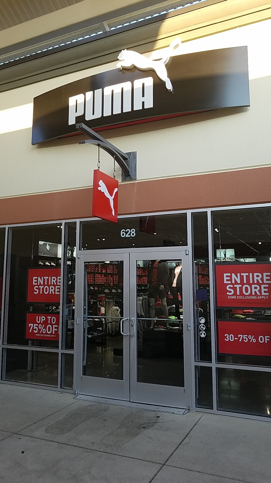 PUMA | 400 Premium Outlets Dr Space 628, Monroe, OH 45050, USA | Phone: (513) 539-9349