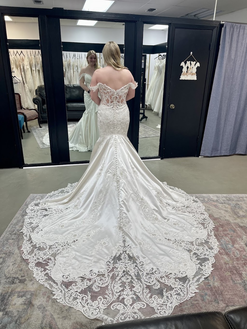 Chez Lilli Bridal | 6114 W Park Ave, Houma, LA 70364, USA | Phone: (985) 868-3874