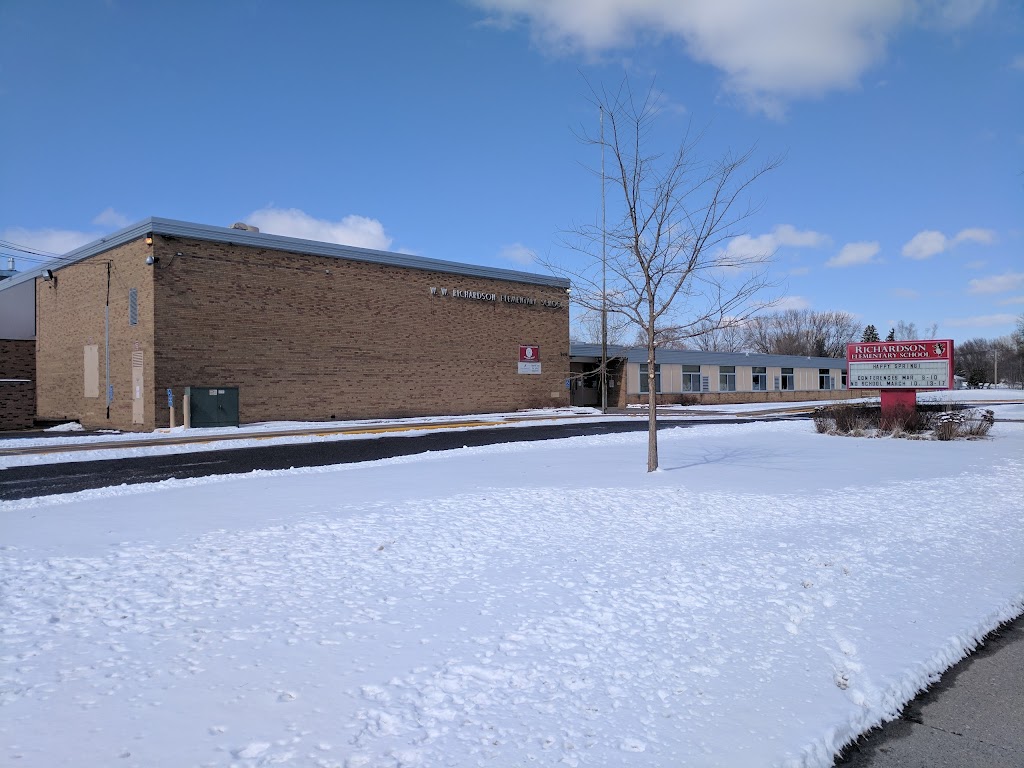 Richardson Elementary School | 2400 17th Ave E, North St Paul, MN 55109, USA | Phone: (651) 748-6900