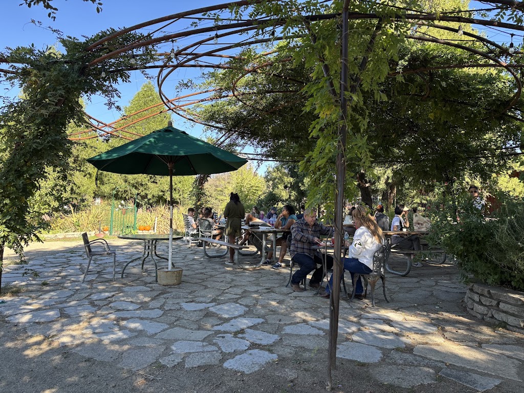 Moms Pie House - Wynola | 4510 CA-78, Julian, CA 92036, USA | Phone: (760) 765-2264