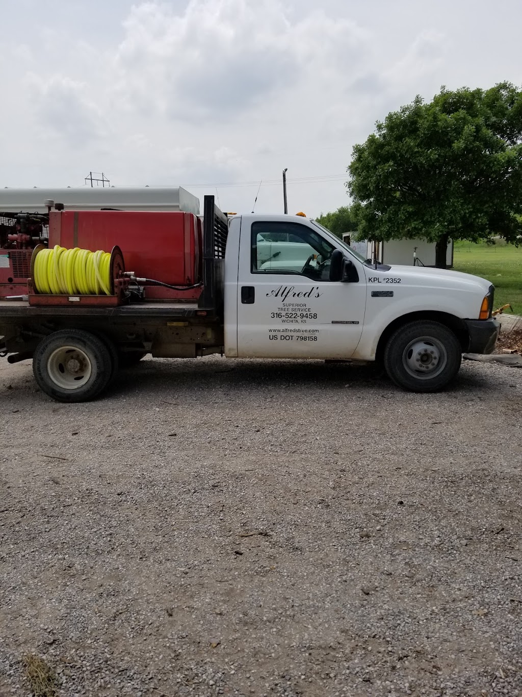 Alfreds Superior Tree Services | 4631 W 47th St S, Wichita, KS 67215, USA | Phone: (316) 522-9458