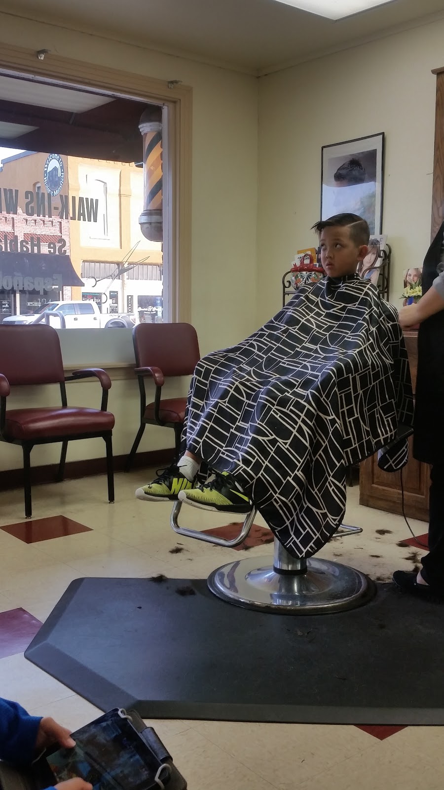 Roy’s Hair Shop | 123 N Main St, Mansfield, TX 76063, USA | Phone: (817) 473-8439