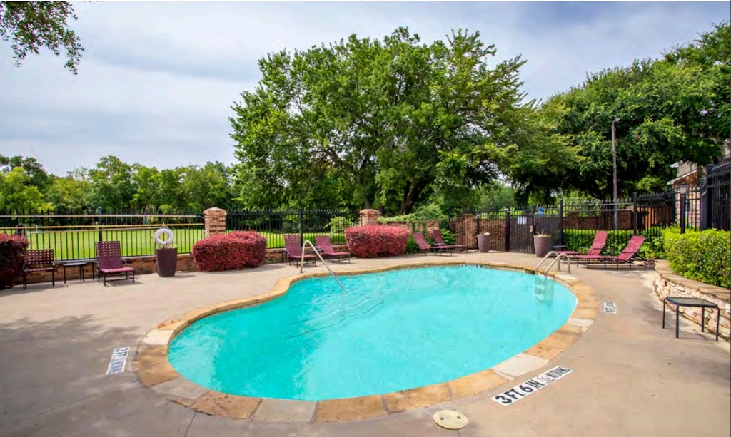 Waterchase Gardens Townhomes | 8750 Winding Ln, Fort Worth, TX 76120, USA | Phone: (469) 358-0267