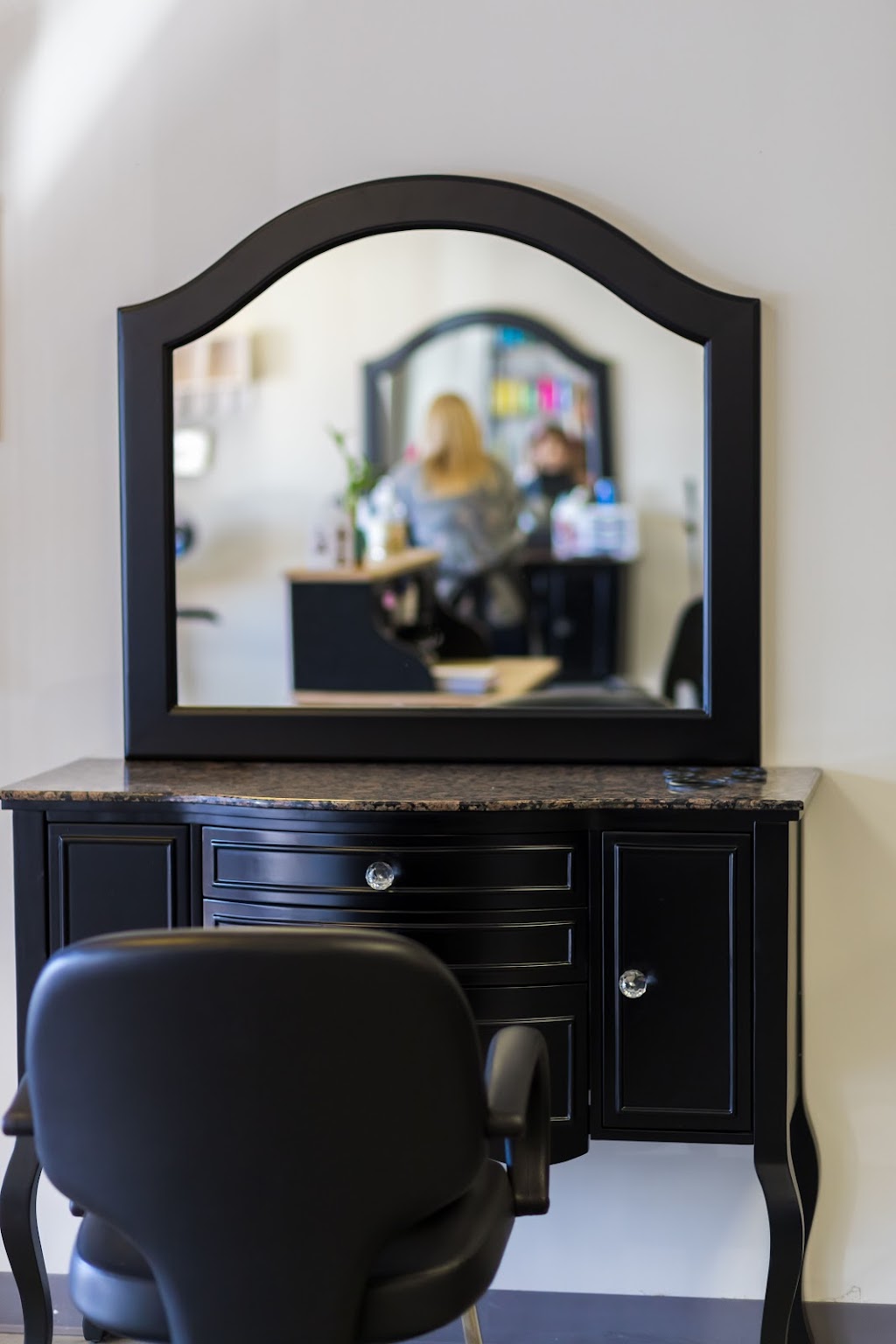 Studio Chic Salon | 271 Village Pkwy, Helena, AL 35080 | Phone: (205) 358-8784