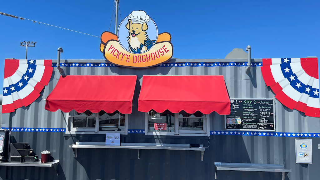 Vickys Doghouse | 250 S Harbor Blvd, San Pedro, CA 90731, USA | Phone: (424) 772-0525